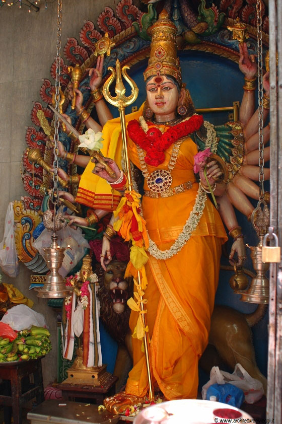 LITTLE INDIA  - La dea Kali nel patio esterno dello Sri Veeramakaliamman Temple
