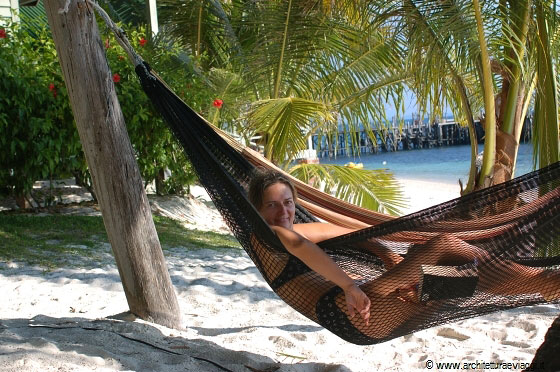 PULAU RAWA - Io, in relax sull'amaca sulla spiaggia del Rawa Safaris Island Resort