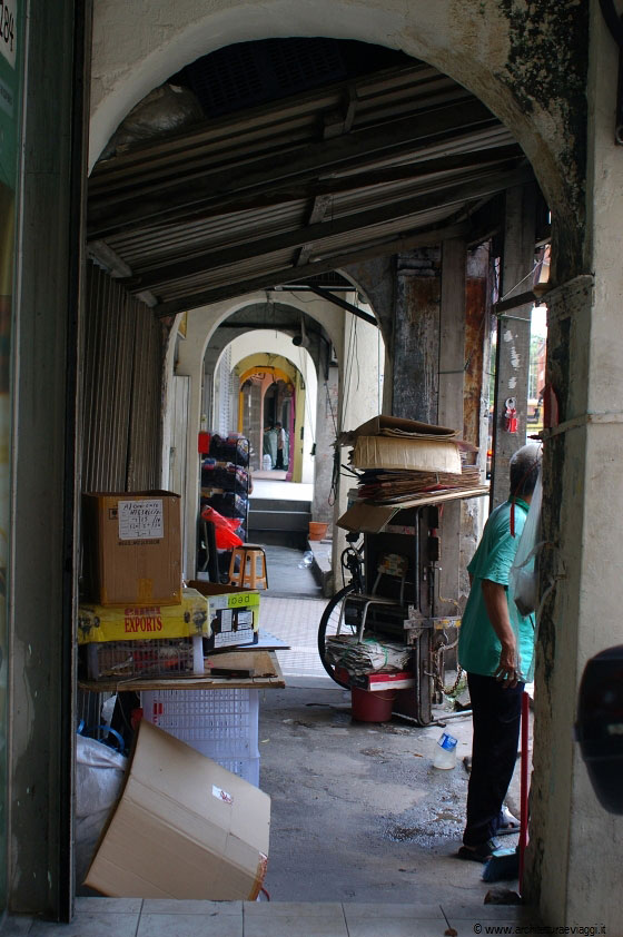 KUALA LUMPUR - I portici di Chinatown