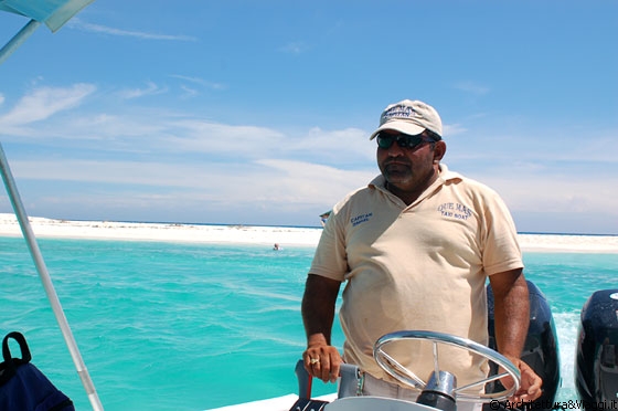 CAYO DE AGUA - Il capitano Ismael con la sua barca Mis Ninas II