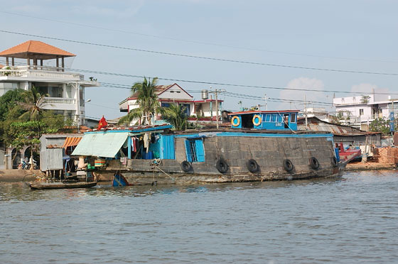 VERSO IL DELTA DEL MEKONG - Per raggiungere Mytho partiamo in barca da Saigon con l'organizzazione  della Delta Adventure Tours