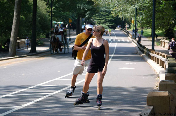CENTRAL PARK - Un buon esercizio pattinare in Central Park!