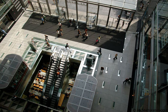 NEW YORK CITY - Vista dall'alto della grande hall vetrata del Time Warner Center 