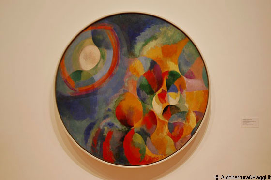 NYC - MoMA - Robert Delaunay - Simultaneous Contrasts: Sun and Moon, 1913