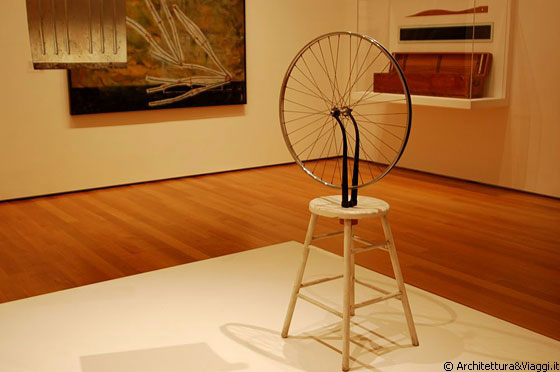 MoMA - Marcel Duchamp: Bicycle Wheel, 1951 (terza versione, l'originale del 1913 è andata perduta)