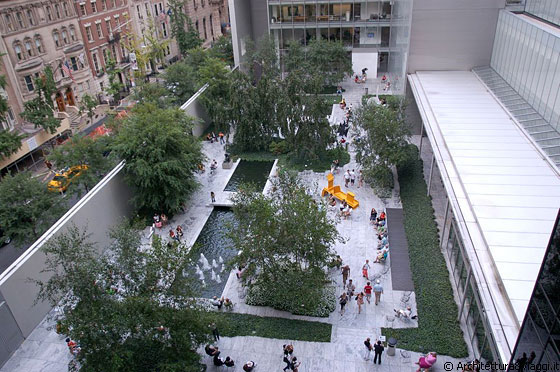 MoMA - Giardino delle sculture: una galleria all'aperto per installazioni di sculture diverse