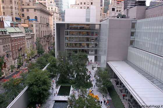 NYC - MoMA - Il Giardino delle Sculture è una vera e propria oasi nel cuore della città e parte vitale della vita urbana di Manhattan