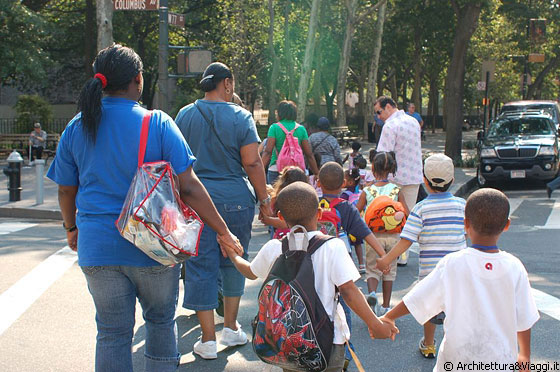 UPPER WEST SIDE - Una scolaresca si dirige al Museum of Natural History