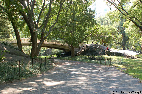 CENTRAL PARK SOUTH - Pine Bank Bridge, vicino agli Heckscher Ballfields