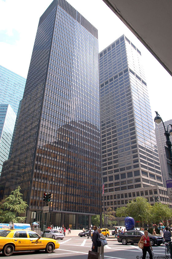 MIDTOWN MANHATTAN - Seagram Building - arch. Mies Van Der Rohe