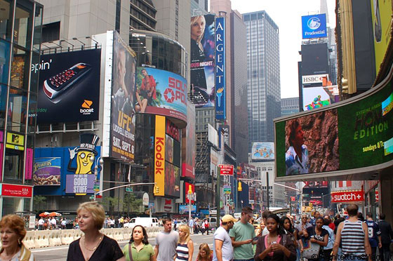 MIDTOWN MANHATTAN - Ma quanto costa e soprattutto quanto rende tutta questa pubblicità?