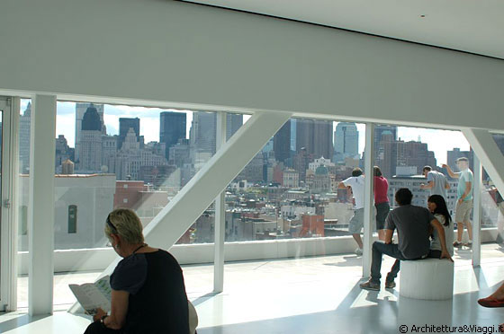 LOWER EAST SIDE - La struttura bianca di sei piani dei SANAA è il primo museo di arte moderna a essere costruito a Downtown in più di un secolo