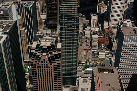 MIDTOWN MANHATTAN - Top of the Rock: al centro della foto Museum Tower, costruita come ampliamento del MoMA
