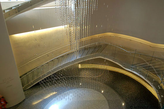 ROCKEFELLER CENTER - La scalinata di accesso alla piattaforma del Top of the Rock 