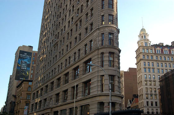 FLATIRON DISTRICT - La facciata beaux arts in pietra calcarea del Flatiron Building