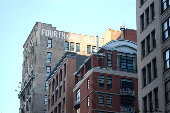 MANHATTAN - Dal Flatiron Building risaliamo verso l'Empire State Building ed osserviamo la città con il naso all'insù 