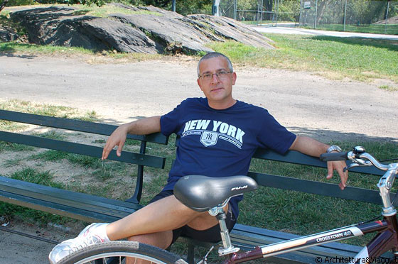 CENTRAL PARK  - Una sosta nei pressi di North Meadow, una serie di campi di calcio e baseball nella parte nord di Central Park