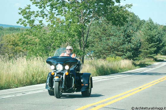PENNSYLVANIA - On the road con un chopper a tre ruote