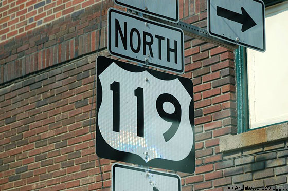 PENNSYLVANIA - Così vengono indicate le strade in America: il numero e la direzione (nord o sud, est o ovest) anzichè la località