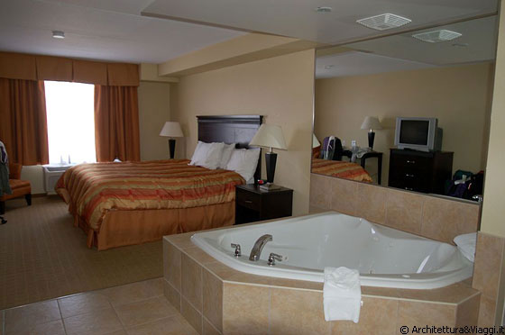 CANADA - Niagara Falls: soggiorniamo all'Inn By the Falls nel lato canadese