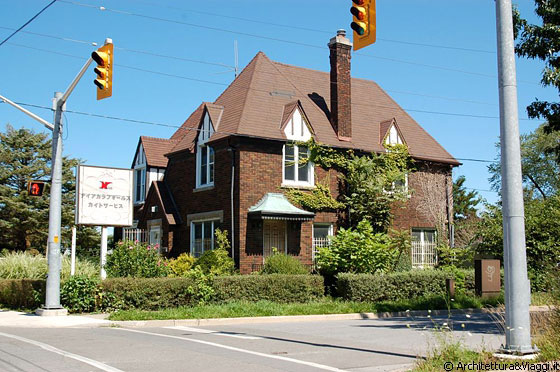 CANADA - Una casetta d'angolo a Niagara Falls
