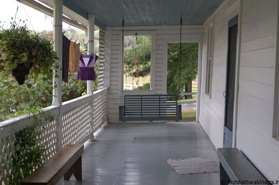AMISH COUNTRY - Il portico - veranda dell'abitazione Yoder's