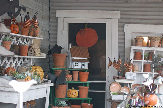 AMISH COUNTRY - Berlin - gli empori con oggetti amish nei pressi del Boyd & Wurthman Restaurant 