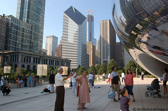 CHICAGO - L'edificio con terminazione 