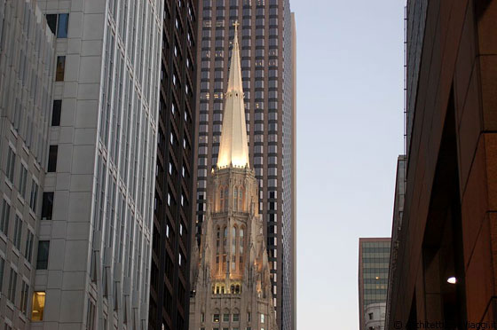 CHICAGO - THE LOOP - Chicago Temple Building by night - arch. Holabird and Roche, 1922 - 1923