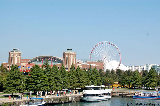 CHICAGO - L'inconfondibile ruota del discusso Navy Pear