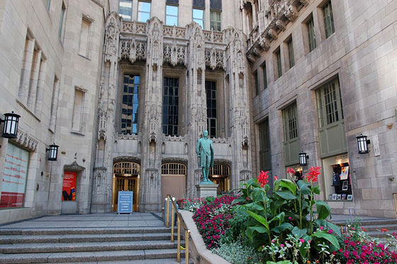 CHICAGO - L'ingresso alla Tribune Tower su N Michigan Avenue