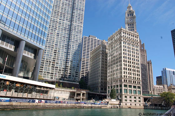 WINDY CITY - L'eleganza, la bellezza e l'imponenza degli edifici che si affacciano sul fiume

