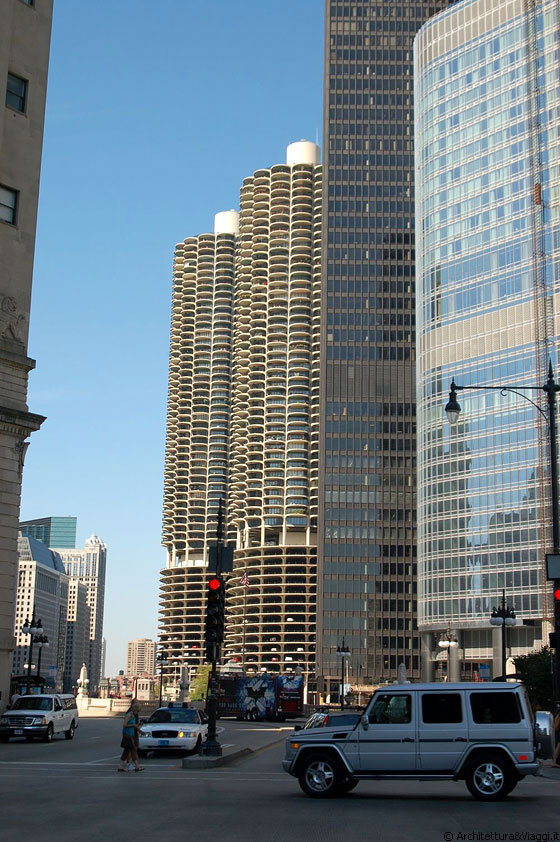 CHICAGO  - In ordine: Trump Tower, IBM Building, Marina City