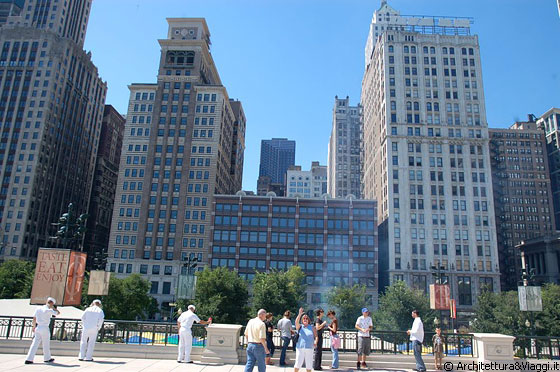 CHICAGO  - Dall'AT&T Plaza vista su Michigan Avenue