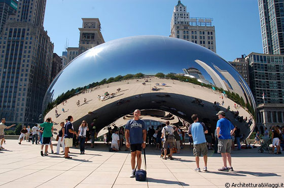 MILLENNIUM PARK - Francesco in posa davanti a The Bean
