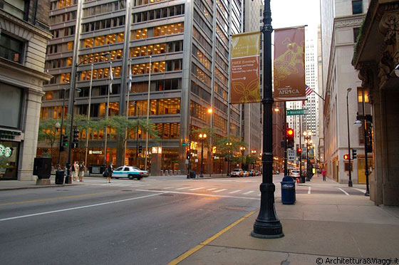 CHICAGO  - Le vie del Loop all'imbrunire