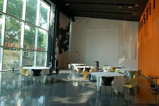 THE McCORMICK TRIBUNE CAMPUS CENTER - Grace T. and Fred W. McCloska Conference Center (centro conferenze)