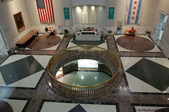 SOUTH LOOP - La grande hall della Harold Washington Library Center