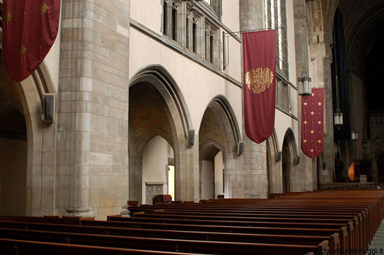 HYDE PARK - La navata interna della Rockefeller Chapel 