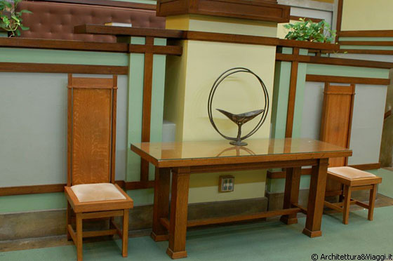 OAK PARK - Particolare degli arredi e delle sedie dell'Unity Temple