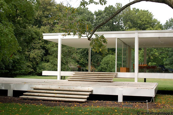 PLANO - ILLINOIS - Il principio di chiarezza costruttiva teorizzato da Mies è ben rappresentato in casa Farnsworth