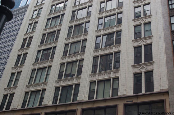 CHICAGO - North American Building - Holabird & Roche, 1911 - 36 South State Street