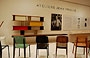 MIDTOWN MANHATTAN. MoMA: Ateliers Jean Prouvé - standard chairs e biblioteca