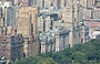 NEW YORK CITY. Dal Top of the Rock vista sui lussuosi palazzi di Central: accanto all'edificio color ocra con le alte torri, si riconoscono i Dakota Apartments, il luogo in cui John Lennon è stato ucciso