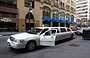 MANHATTAN. Limousine dai vetri oscurati in Fifth Avenue