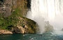 CASCATE DEL NIAGARA. Roccia, acqua e muschio