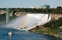 NIAGARA FALLS. Dal versante canadese vista sulle American Falls: a lato la torre Prospect Point Observation Tower e il punto panoramico Prospect Point