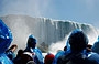 NIAGARA FALLS. Salpiamo con la storica barca Maid of the Mist per fare il giro alla base delle cascate