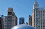 CHICAGO. Millennium Park: io in posa davanti a il fagiolo e sullo sfondo lo skyline di South Michigan Avenue 