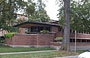 ROBIE HOUSE. Lo sbalzo delle coperture contribuisce a dissimulare la verticalità dell'edificio